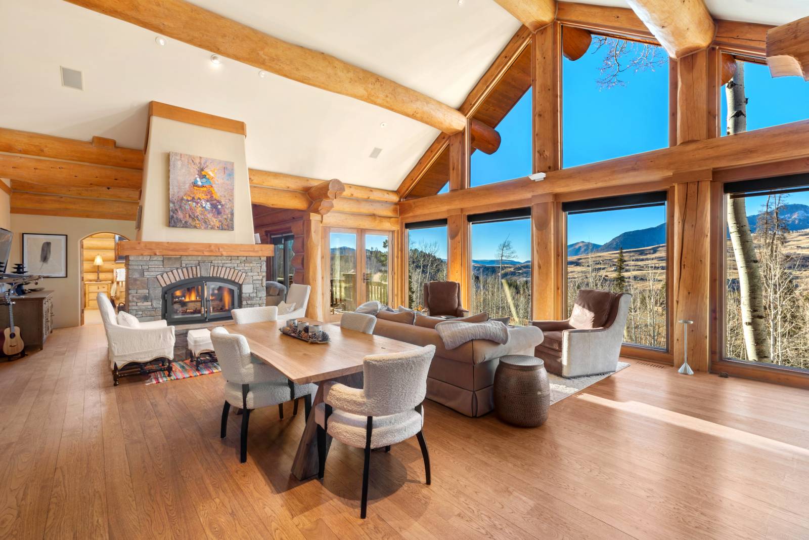 Living room picture of a house in mountains